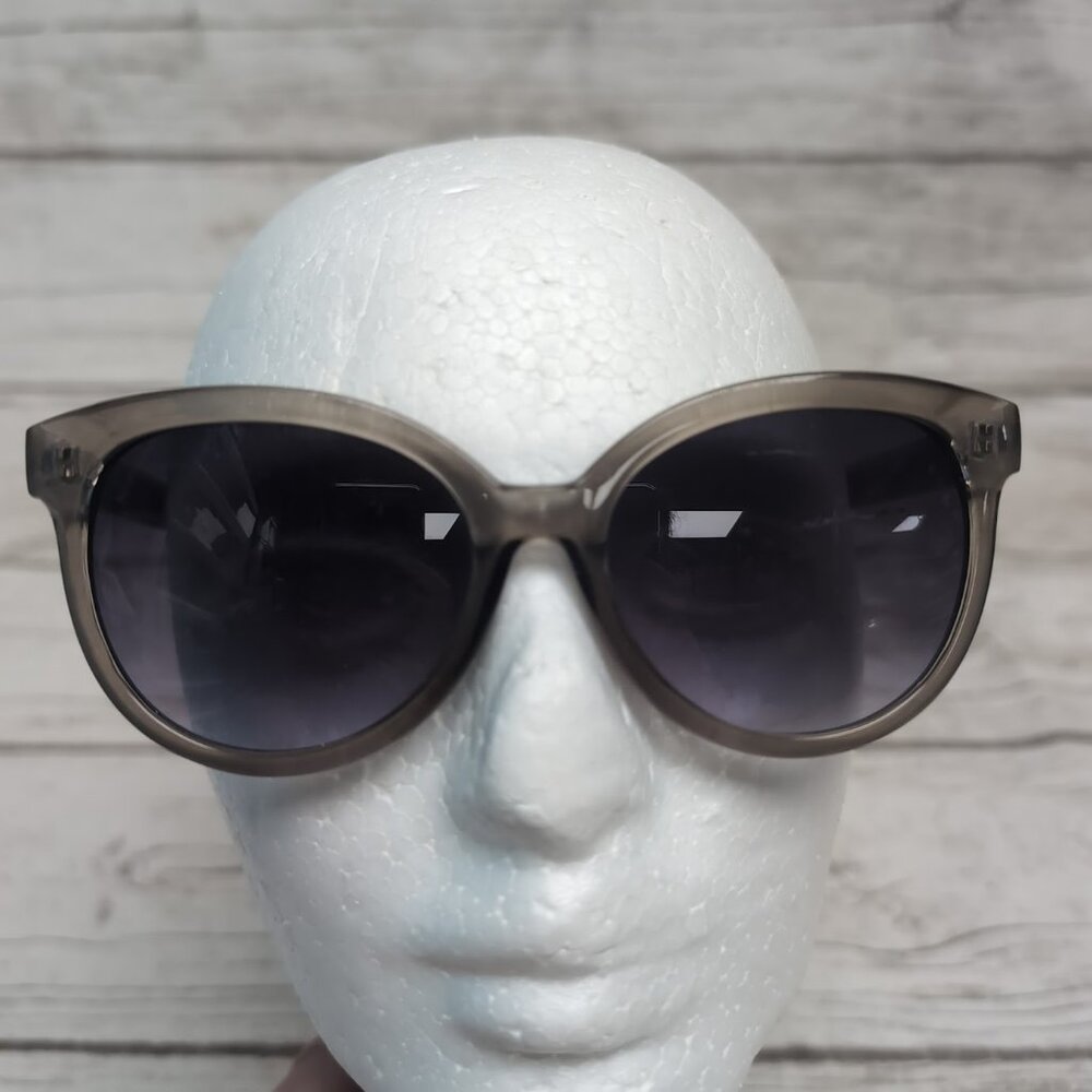 O By Oscar De La Renta Sunglasses SSC5144